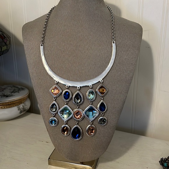 Jewelry - Chic Silver and Blue Gemstone Necklace